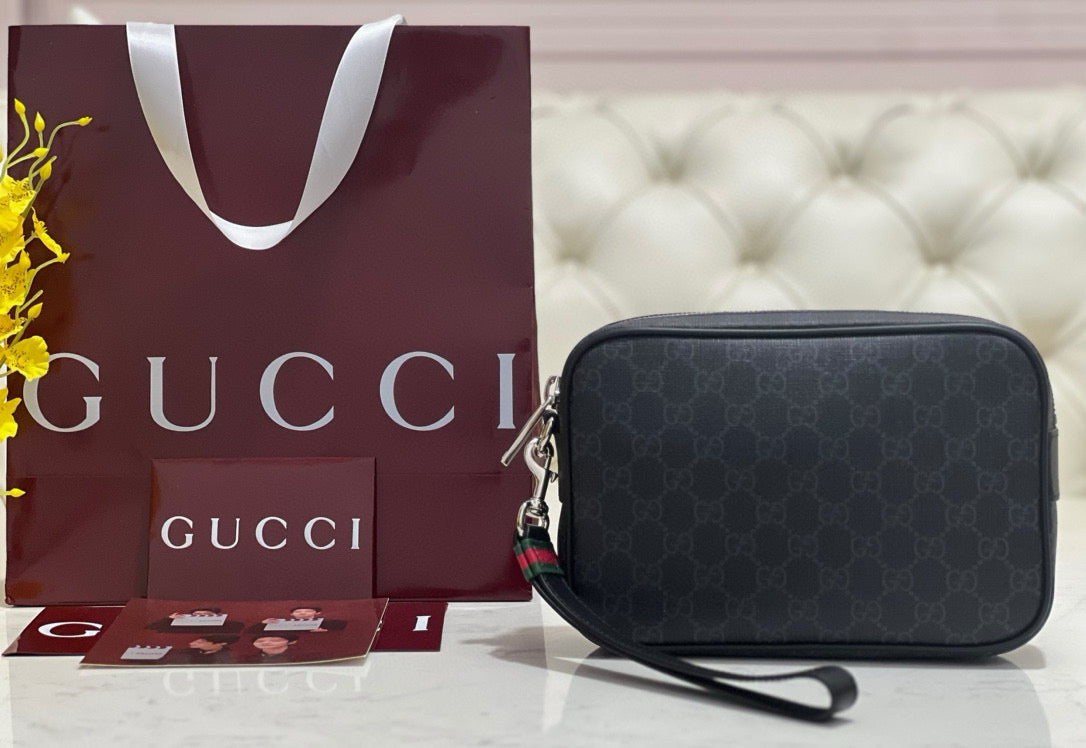 Front view of Gucci Pouch premium clutch pouch