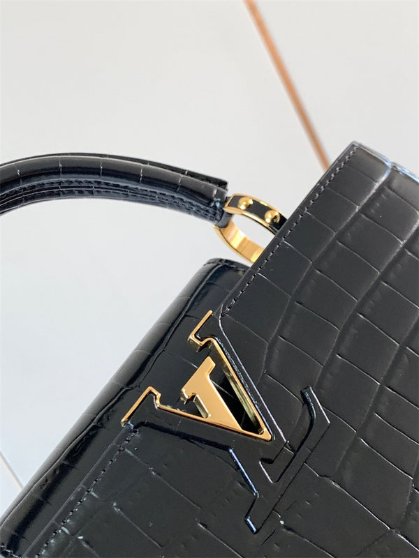  Contemporary structured bag carried on shoulder 28