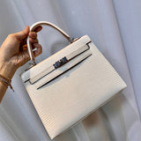  tailored everyday bag detail view showing craftsmanship 8