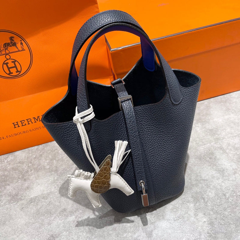 Interior view of streamlined premium bag