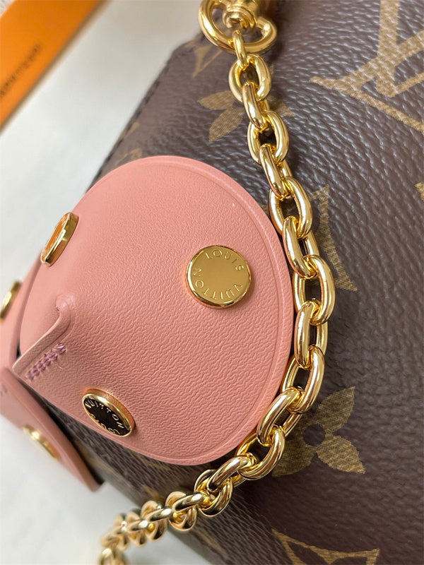  streamlined satchel styled with outfit 12