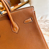  Statement shopper bag carried on shoulder 10