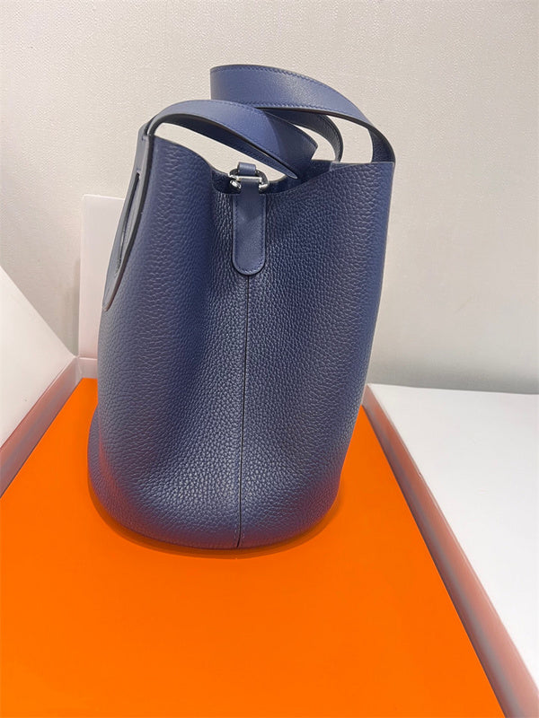 satchel interior and compartment view 9