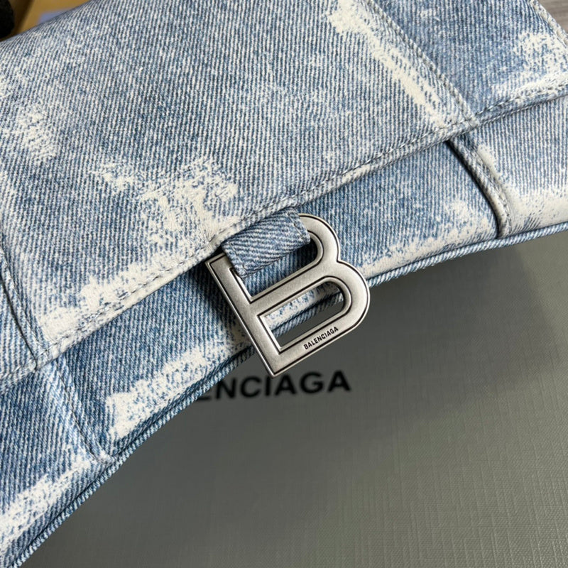 Back view of premium sleek women's handbag – women's everyday handbag