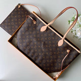 Handle and strap detail of polished everyday-luxe women's handbag – women's luxury accessory