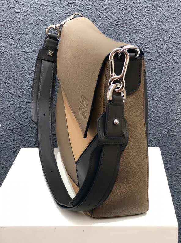Ziva's Charm handbag – full view (36.5cm*27.5cm*10cm)