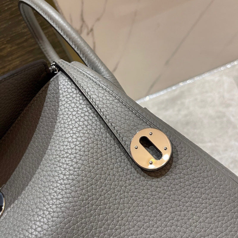 Effortless handbag styled for everyday wear