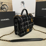 Zivas Charm Chic Craftsmanship Designer Handbag (Effortless Style Upgrade) – Close-Up Detail