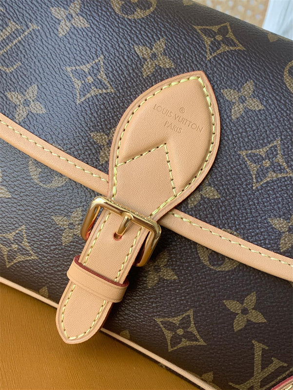  Graceful shoulder bag front view 19