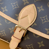  Graceful shoulder bag front view 19