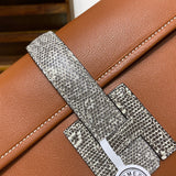 Fluid handbag styled for everyday wear