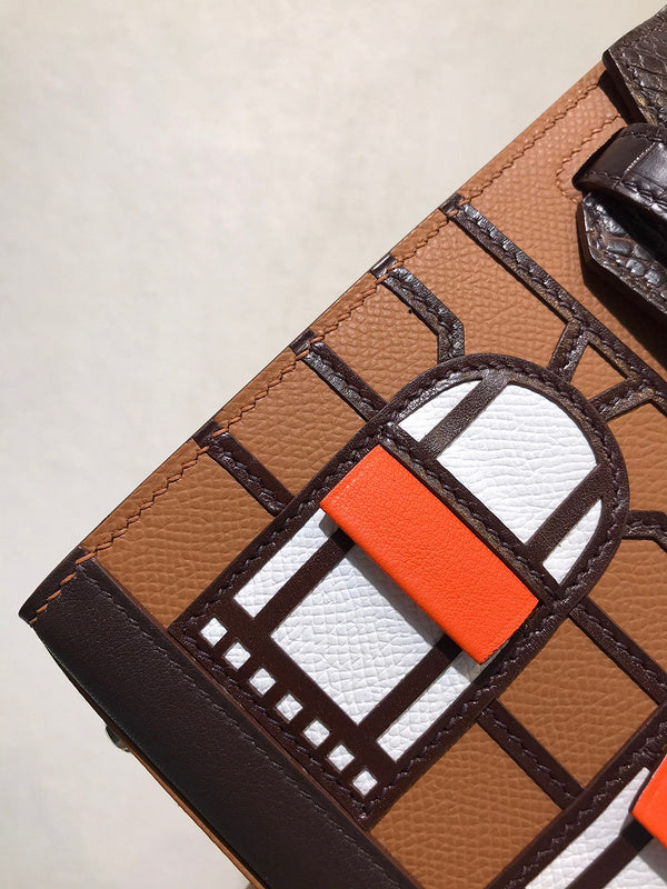 Minimalist bag shown from front angle