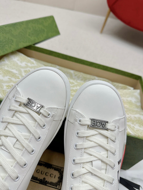 Gucci all-black luxury sneakers view 4 retro runner design