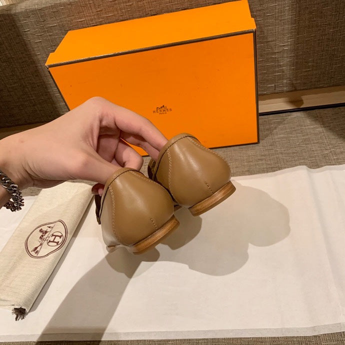 Hermès Grey Block Heel Pumps - Angled View