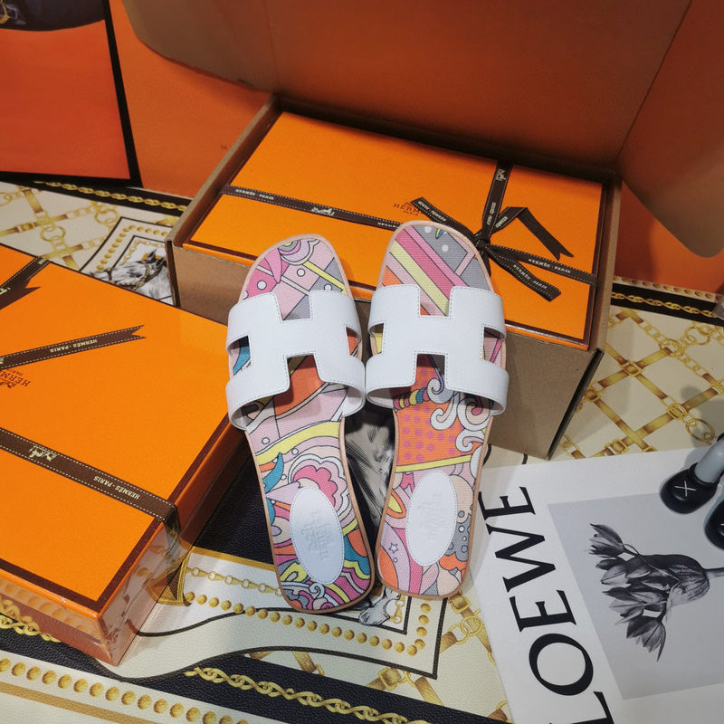 Hermes sandals Style 025 - top view showing design