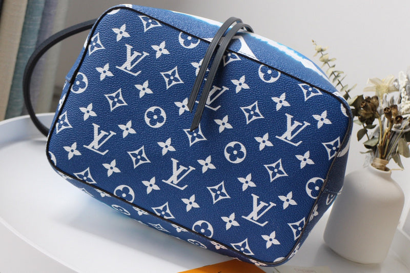 Side profile of structured modern women's handbag – women's everyday handbag