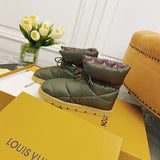 Styling view of Louis Vuitton luxury piece style No.156
