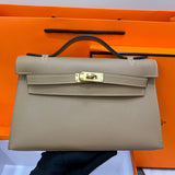 Streamlined bag women's premium everyday handbag