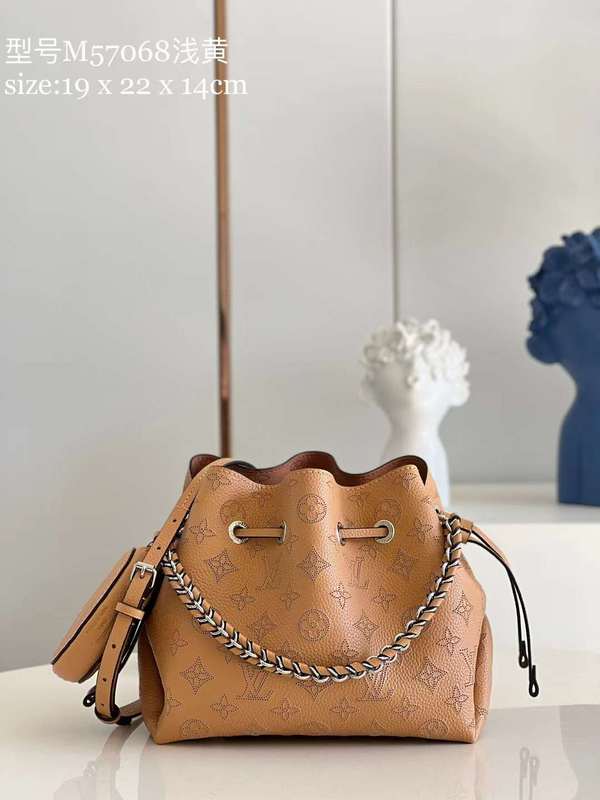 Side profile of signature everyday-luxe women's handbag – women's premium purse