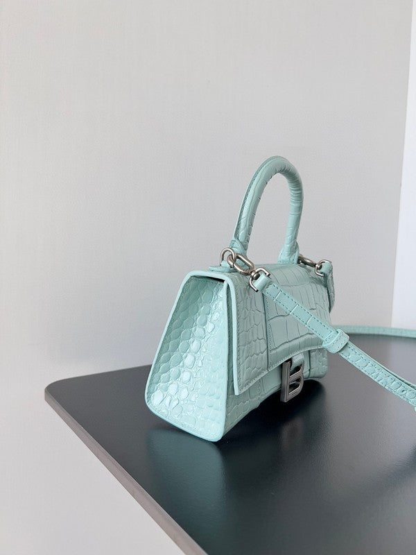 Zivas Charm Signature Style Statement Handbag (Effortless Style Upgrade) – Lifestyle Shot