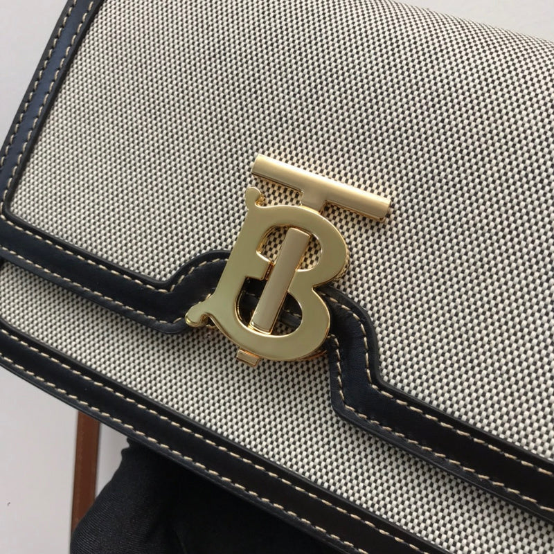Ziva's Charm handbag – close-up view (one versatile size)