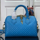  refined carryall bag styled with outfit 18