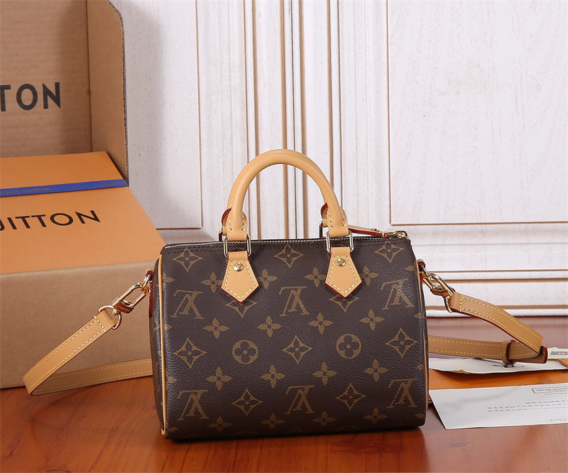  clean-lined tote bag styled with outfit 12