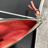Ziva's Charm handbag – close-up view (Standard Size)