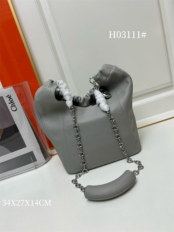 Ziva's Charm handbag – close-up view (34cm*27cm*14cm)