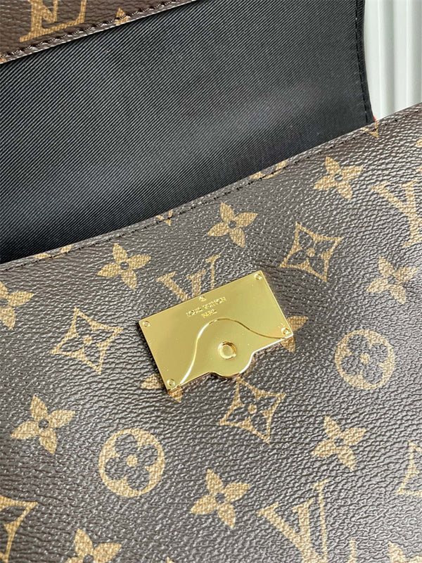  chic everyday bag detail view showing craftsmanship 8