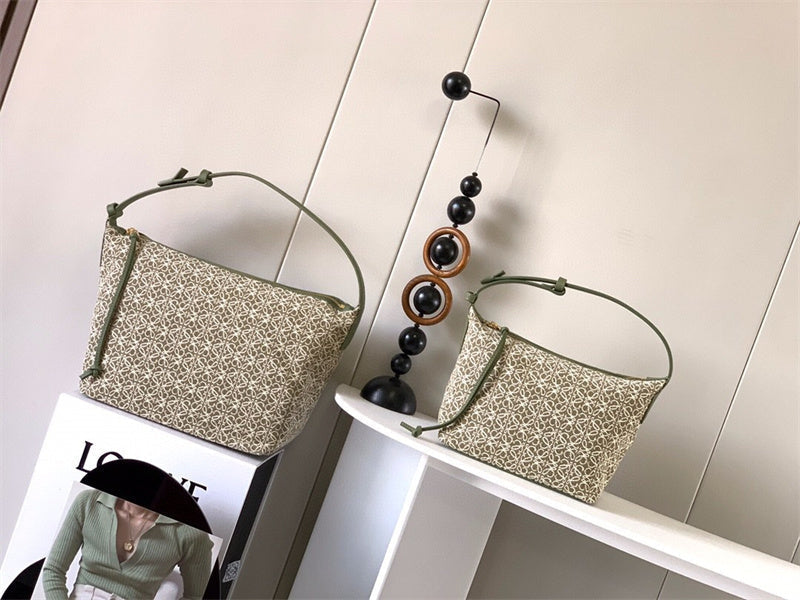 Ziva's Charm handbag – angled view (21cm*17cm*13cm)