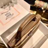  top-handle bag interior and compartment view