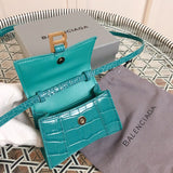 Handle and strap detail of structured classic women's handbag – women's premium purse