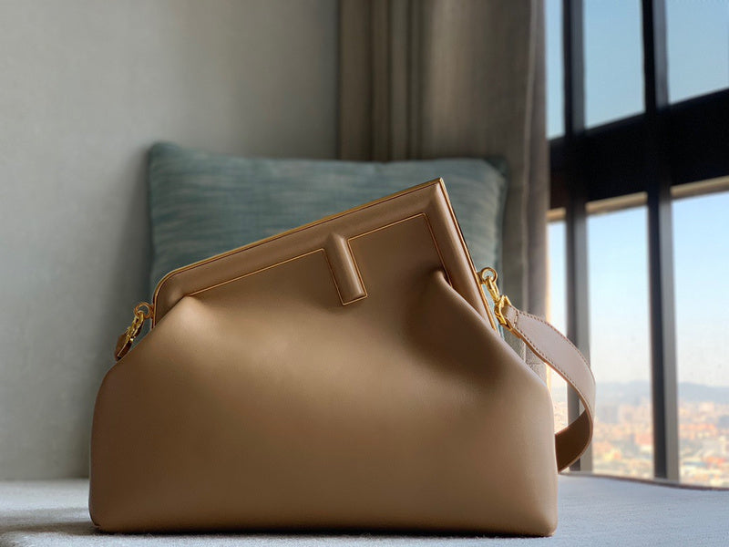 Ziva's Charm handbag – side angle view (26cm*9.5cm*18cm)