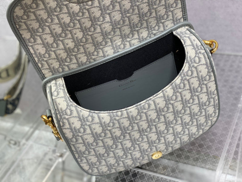 Top view of everyday-luxe polished women's handbag – women's designer-style accessory