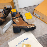 Front view of Louis Vuitton luxury piece style No.174