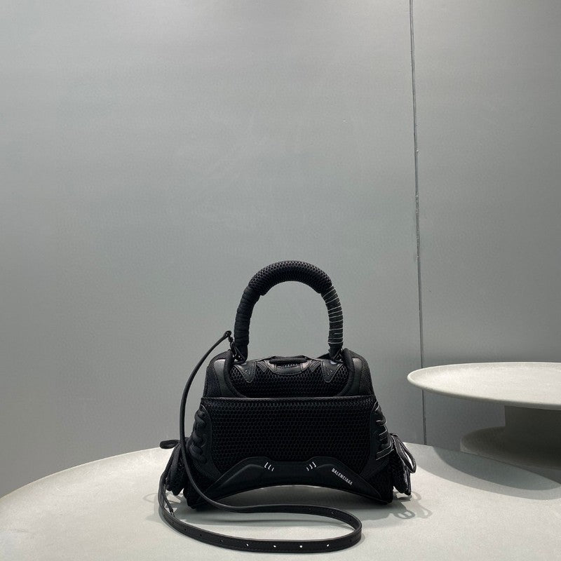 Zivas Charm Modern Edge Statement Handbag (Structured Everyday Essential) – Full Silhouette