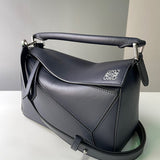 Ziva's Charm handbag – detail view (24cm*16.5cm*10.5cm)