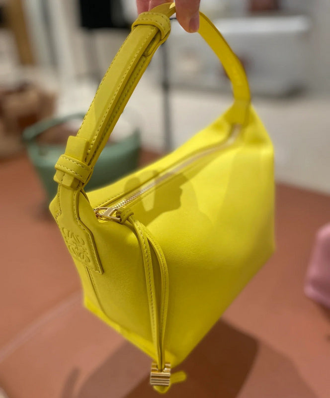 Ziva's Charm handbag – product shot (21cm*17cm*12.5cm)