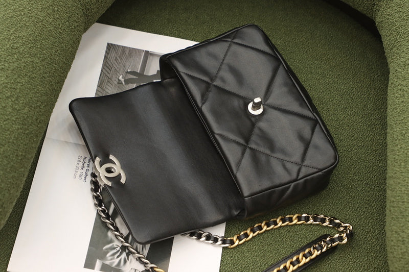  mid purse view 3
