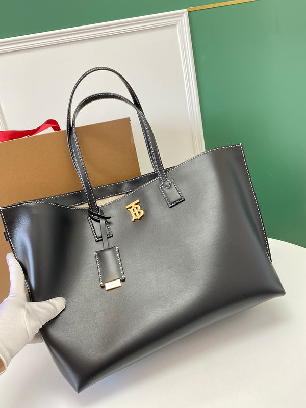 Timeless Faux Leather Handbag - Versatile Everyday Design | Women's Designer-Inspired Purse #1119 - hardware and detail close-up (image 5) of designer-inspired handbag