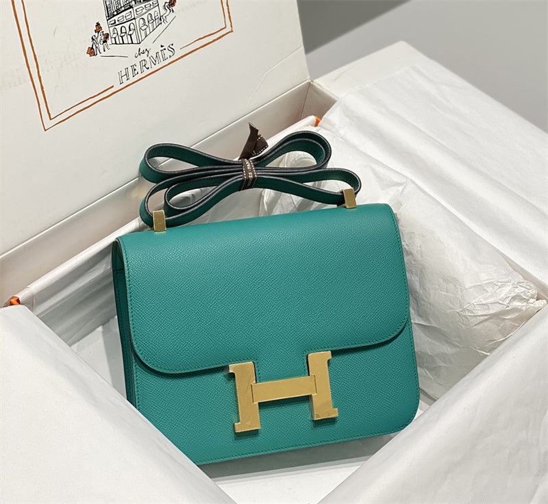 Interior view of streamlined premium bag