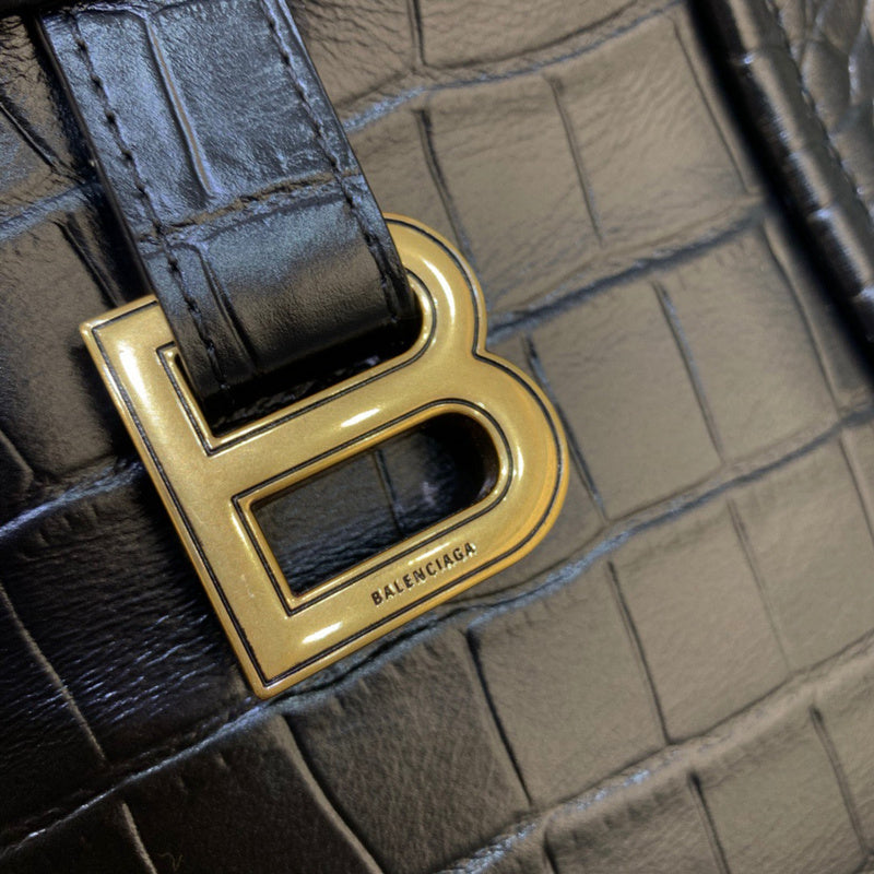 Effortless Vegan Leather Handbag - Everyday Elegance | Women's Fashion Handbag #529 - interior view (image 6) of designer-inspired handbag