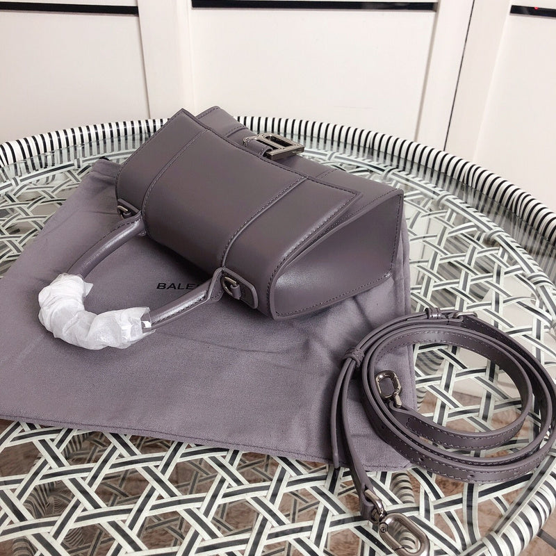 Styled lifestyle shot of elevated everyday-luxe women's handbag – women's designer-style accessory