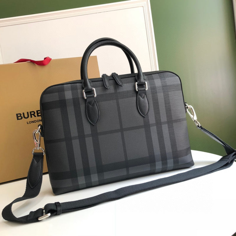 Ziva's Charm handbag – front view (one versatile size)