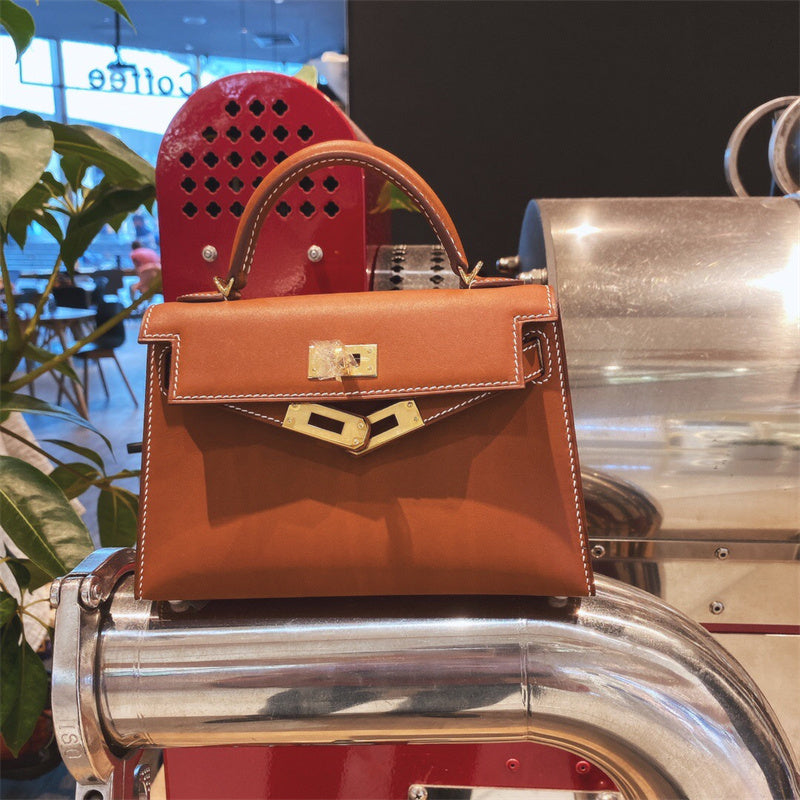  carryall bag interior and compartment view 9