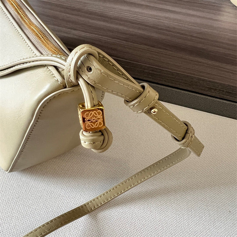 Ziva's Charm handbag – product shot (28cm*17cm*9.5cm)