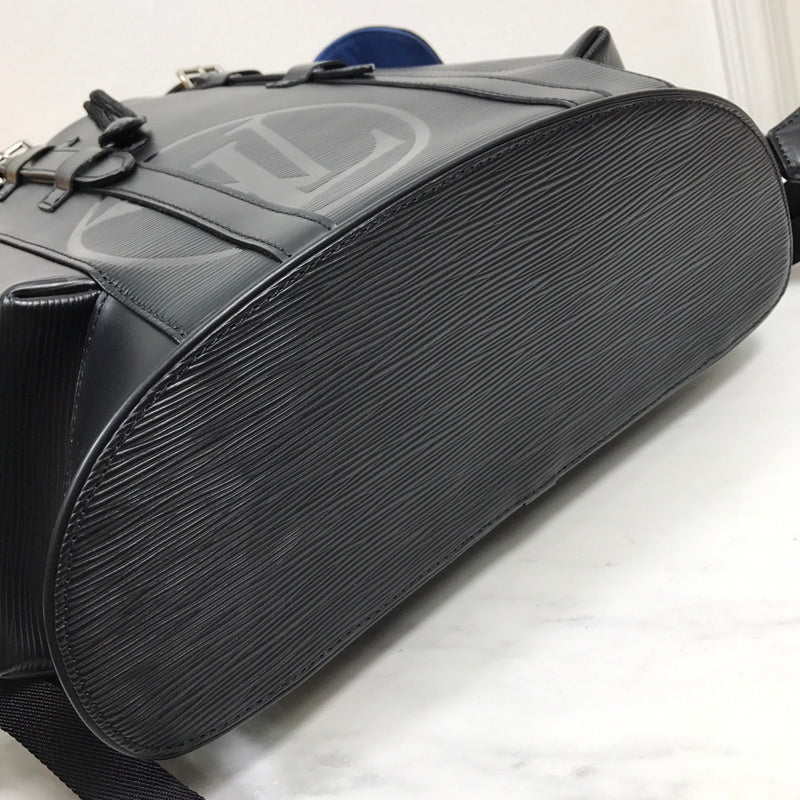 Close-up detail of structured chic women's handbag – women's luxury accessory