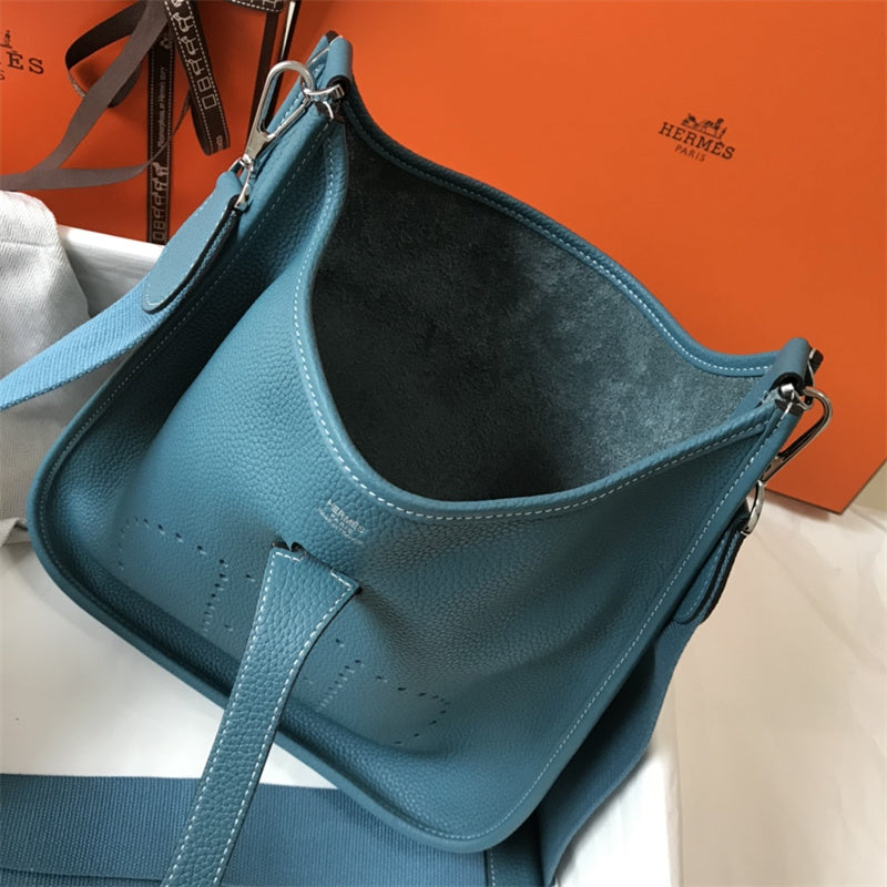 Elegant handbag styled for everyday wear