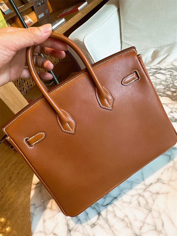  satchel interior and compartment view 9